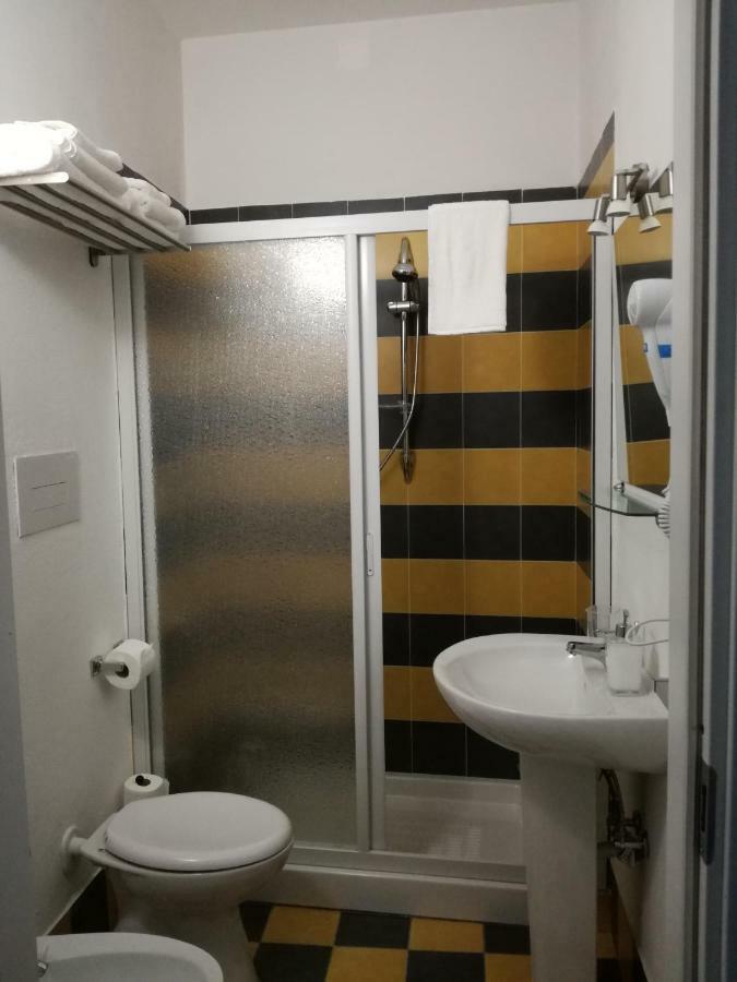 Domus 19 Hotel Napoli Ngoại thất bức ảnh